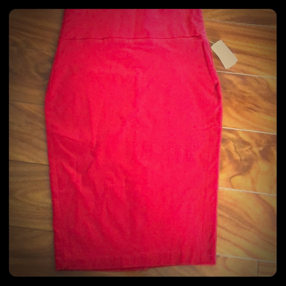 Windsor Lipstick Red Pencil Skirt